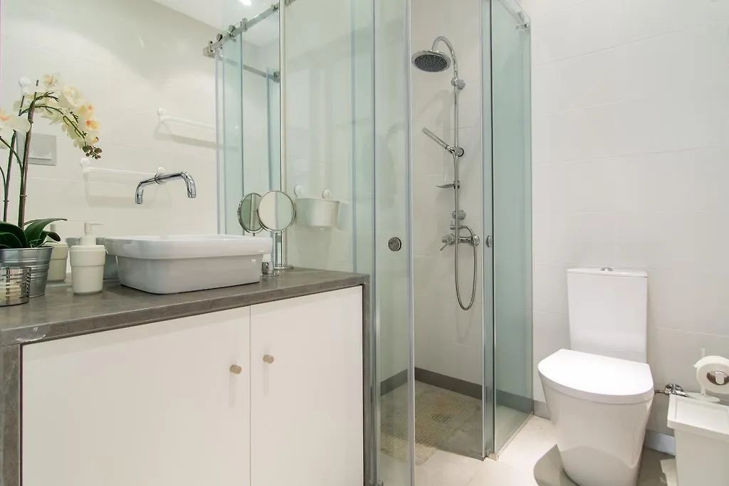 Pateo Renato Baptista In Lisbon Apartment